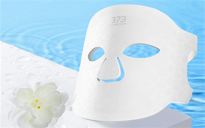 Why Beauty Salon Should Introduce LED Masks?